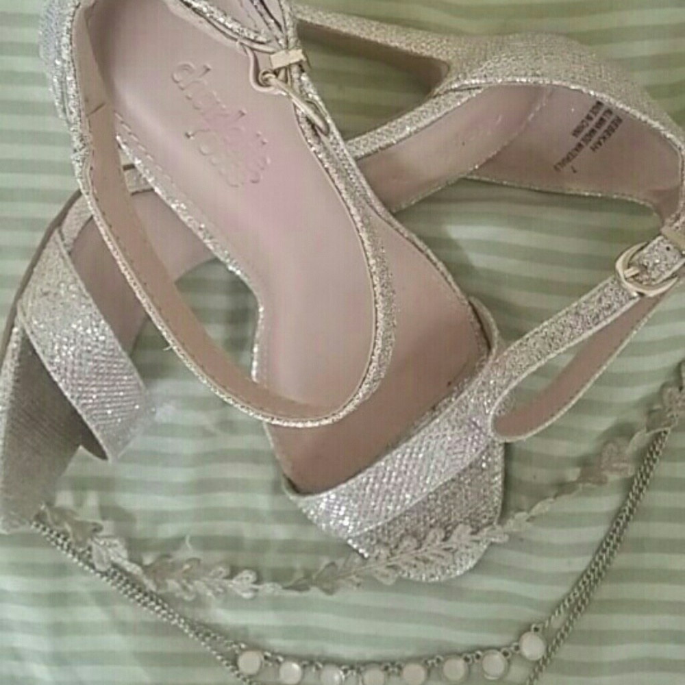Heels - Picture 2 of 2
